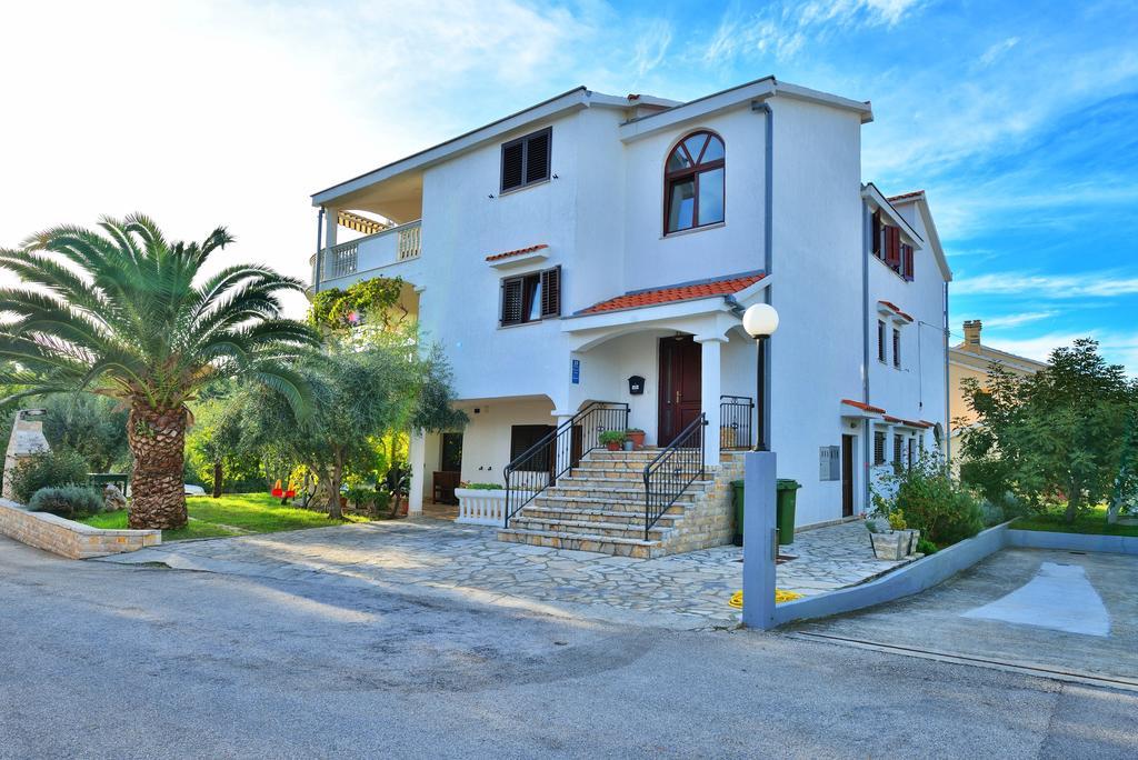 Apartments And A Room Ina Zadar Exterior photo