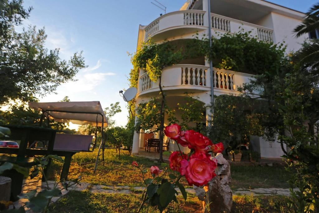 Apartments And A Room Ina Zadar Exterior photo